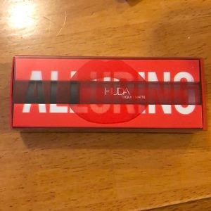 HudaBeauty Liquid Matte Lipstick